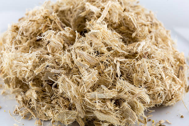 Slippery Elm Bark (Ulmus rubra) – A soothing herb for digestive health.